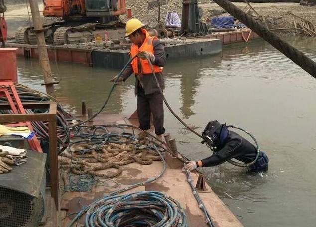 新河潜水封堵打捞